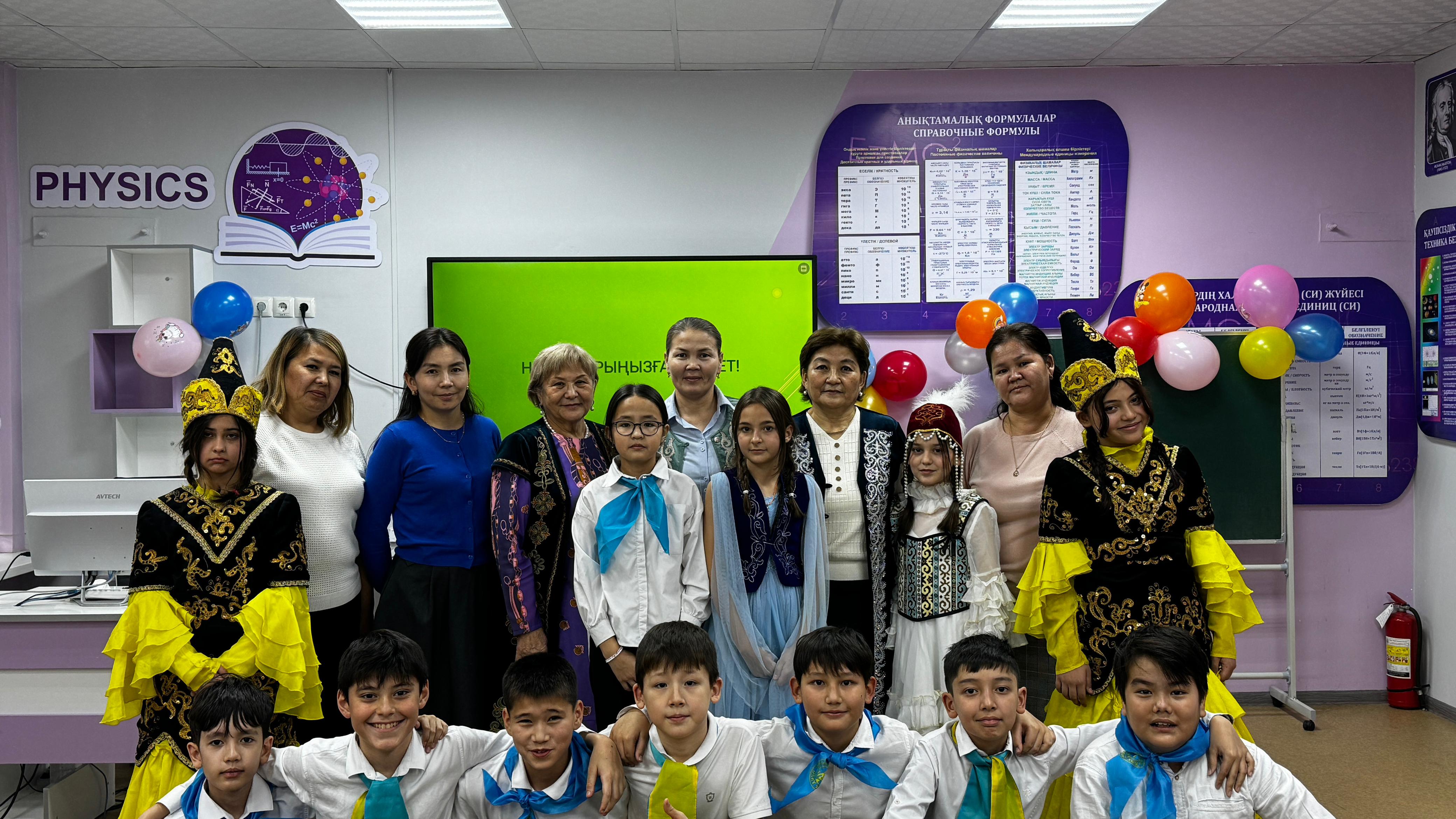 "Ұлттық құндылықтар - ұлт болашағы" тақырыбында қолөнер жобасын қорғап, көрме ұйымдастырылды.