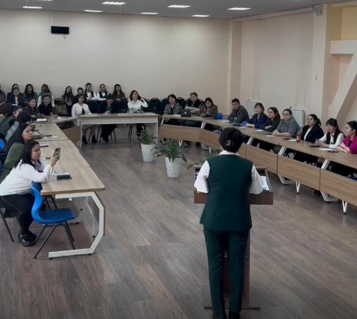 « Баяу оқитын оқушылармен жүргізілетін HELPSABAK тиімділігі» тақырыбында қалалық семинар өтті.